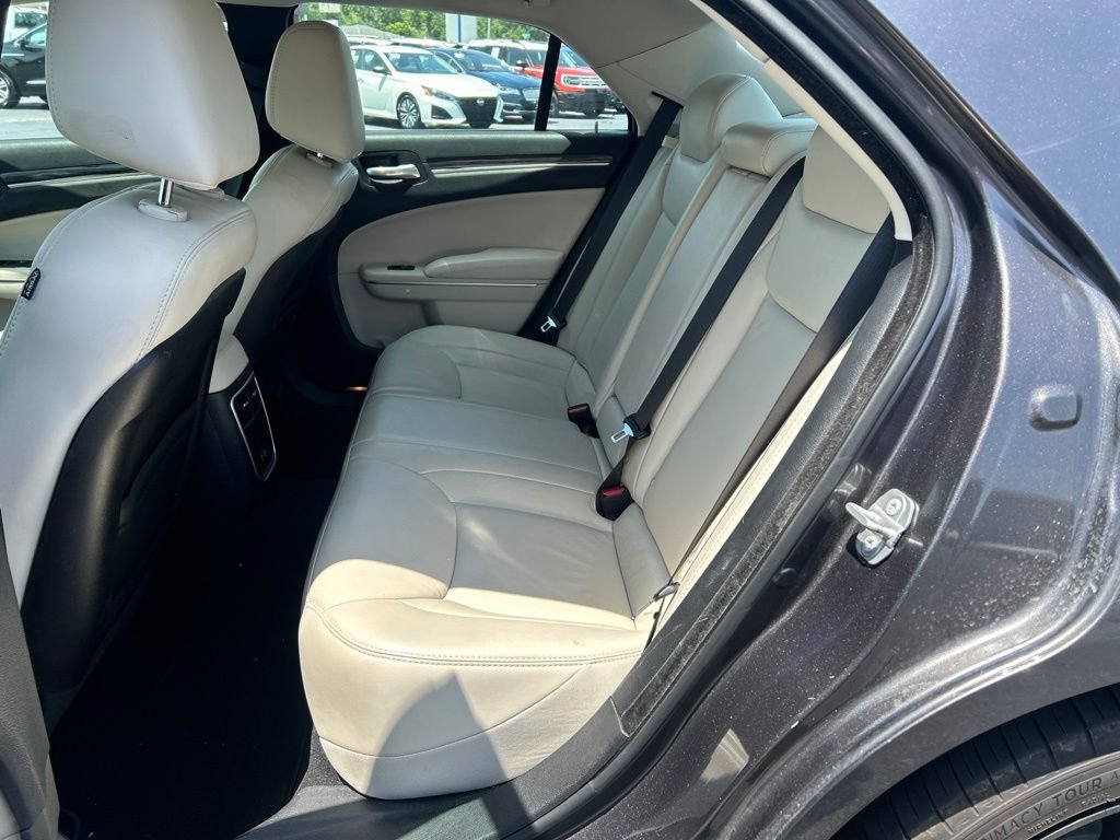 Used 2021 Chrysler 300 Touring L RWD image 10