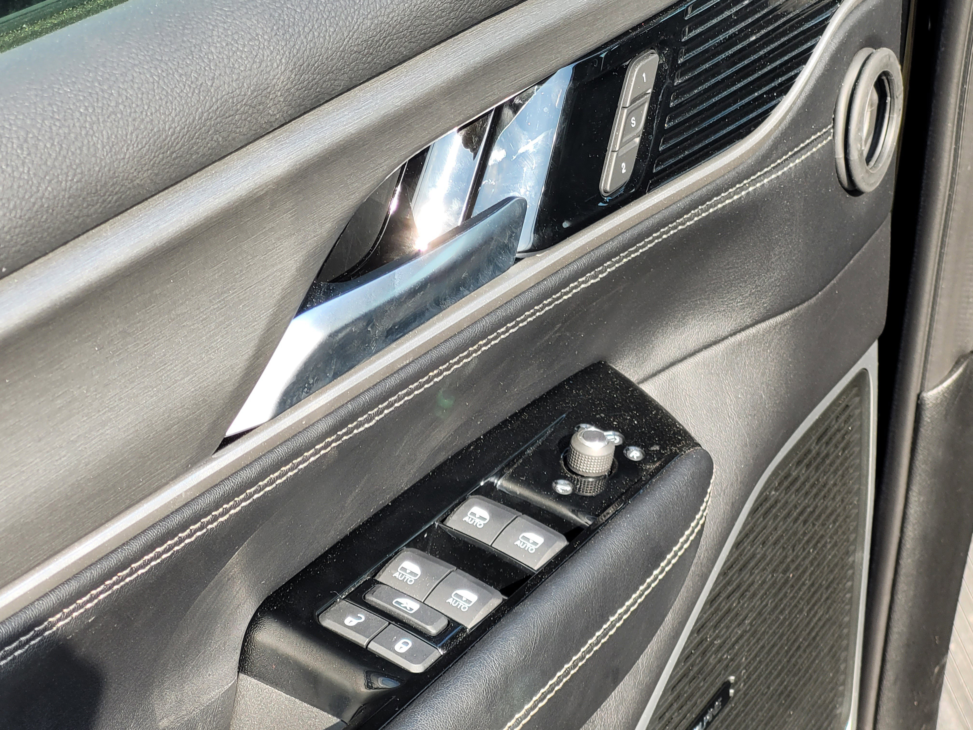 New 2025 Jeep Wagoneer 4WD w/ Convenience Group I image 9