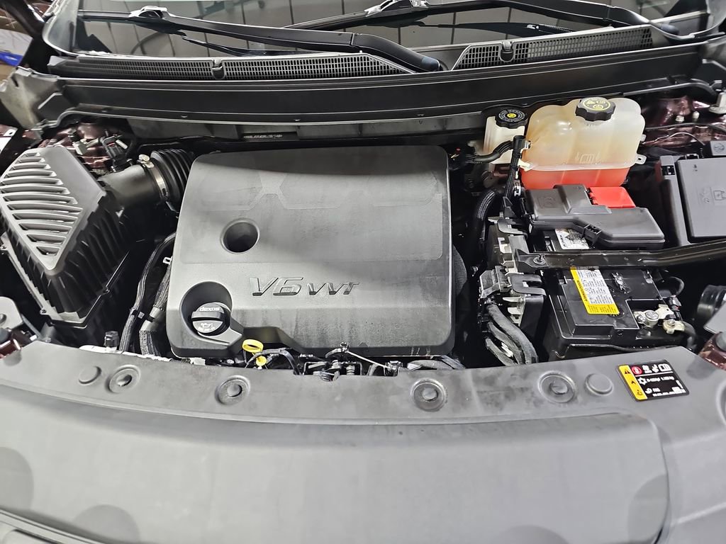 Certified 2024 Buick Enclave Avenir w/ Avenir Technology Package image 38