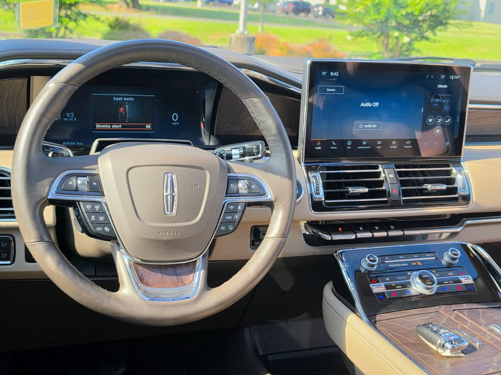 Used 2022 Lincoln Navigator Reserve AWD/4WD image 44