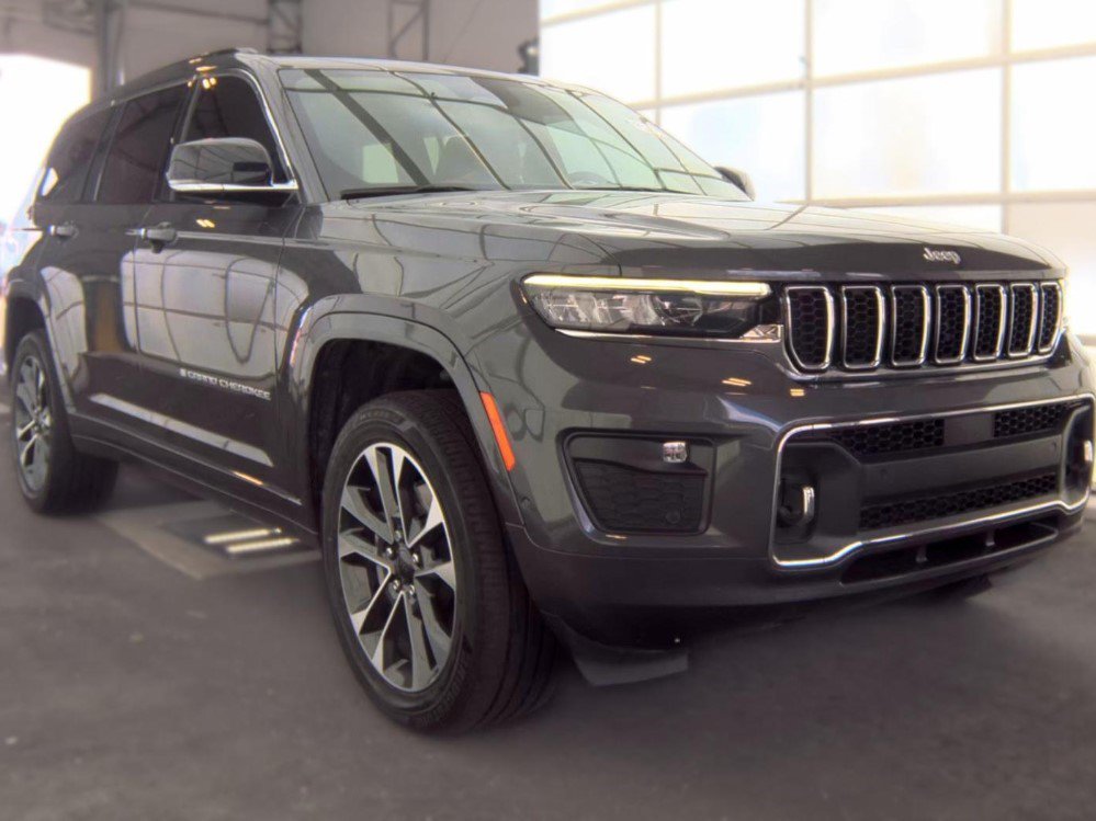 Used 2024 Jeep Grand Cherokee L Overland AWD/4WD image 2