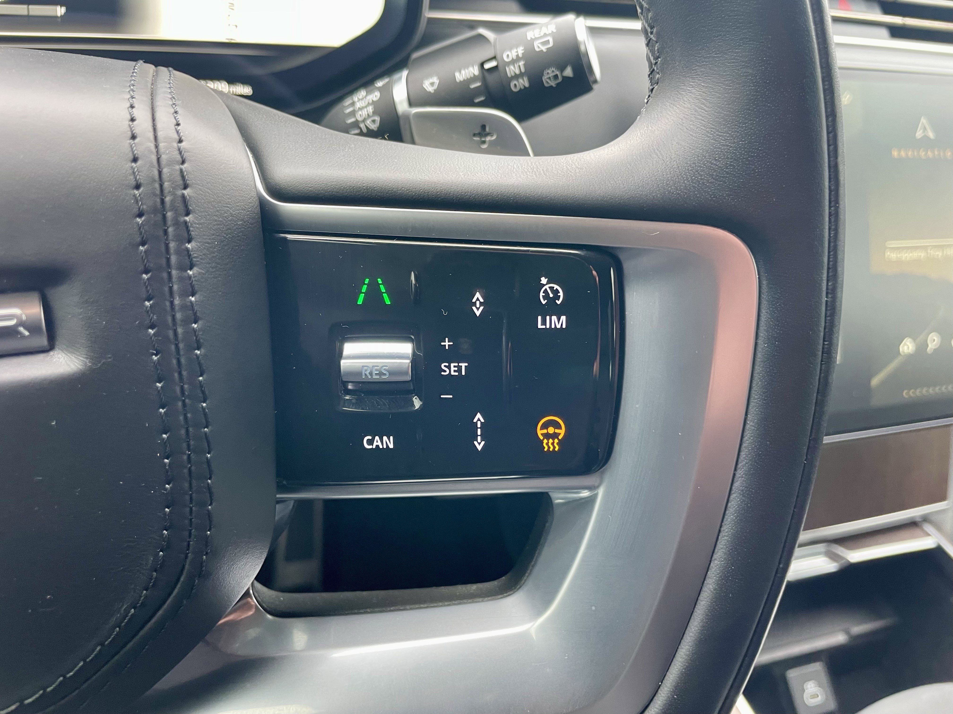 Certified 2025 Land Rover Range Rover SE image 22