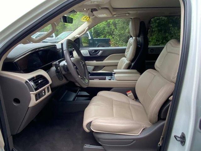 Used 2023 Lincoln Navigator L Reserve AWD/4WD image 12