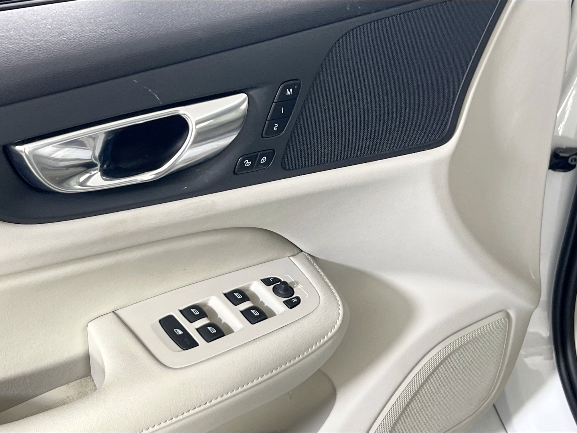 Used 2023 Volvo S60 B5 Core w/ Climate Package image 18