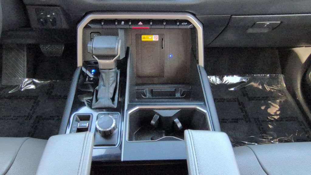 Used 2026 Toyota Tundra Limited AWD/4WD image 15