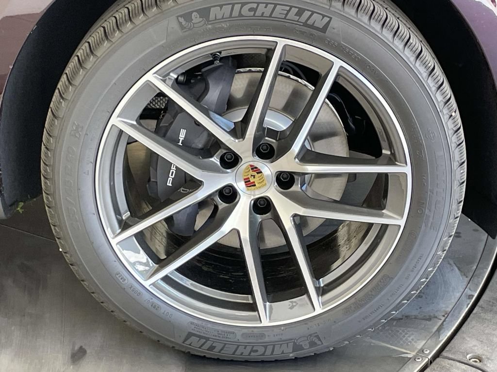 New 2026 Porsche Macan AWD/4WD image 14