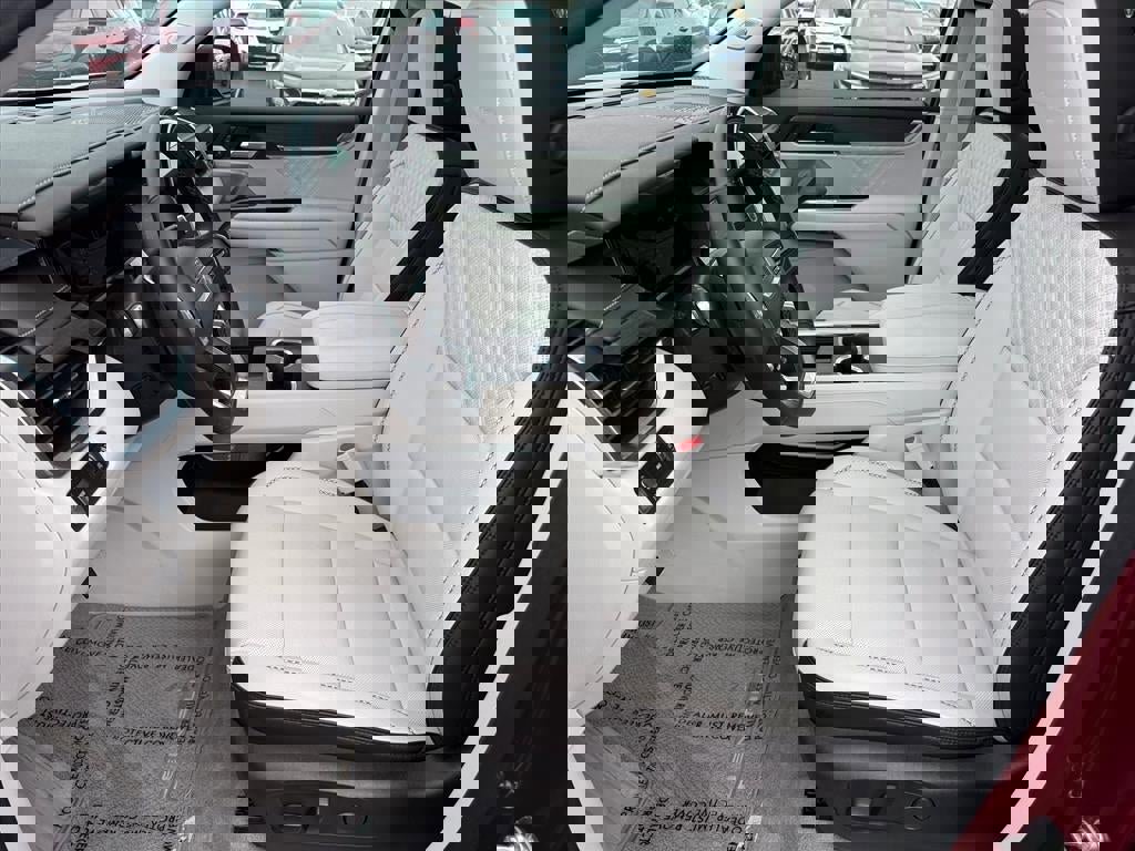 Used 2024 GMC Acadia Denali w/ Super Cruise Package image 5