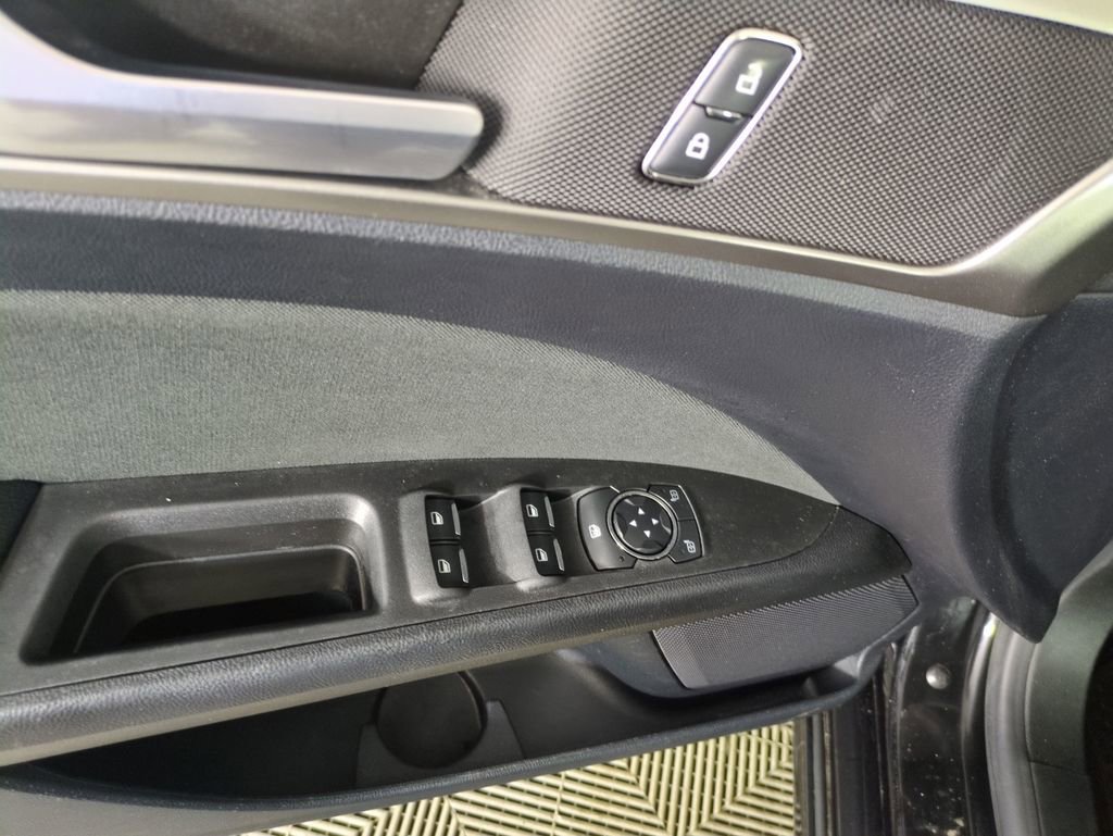 Used 2019 Ford Fusion SE image 13