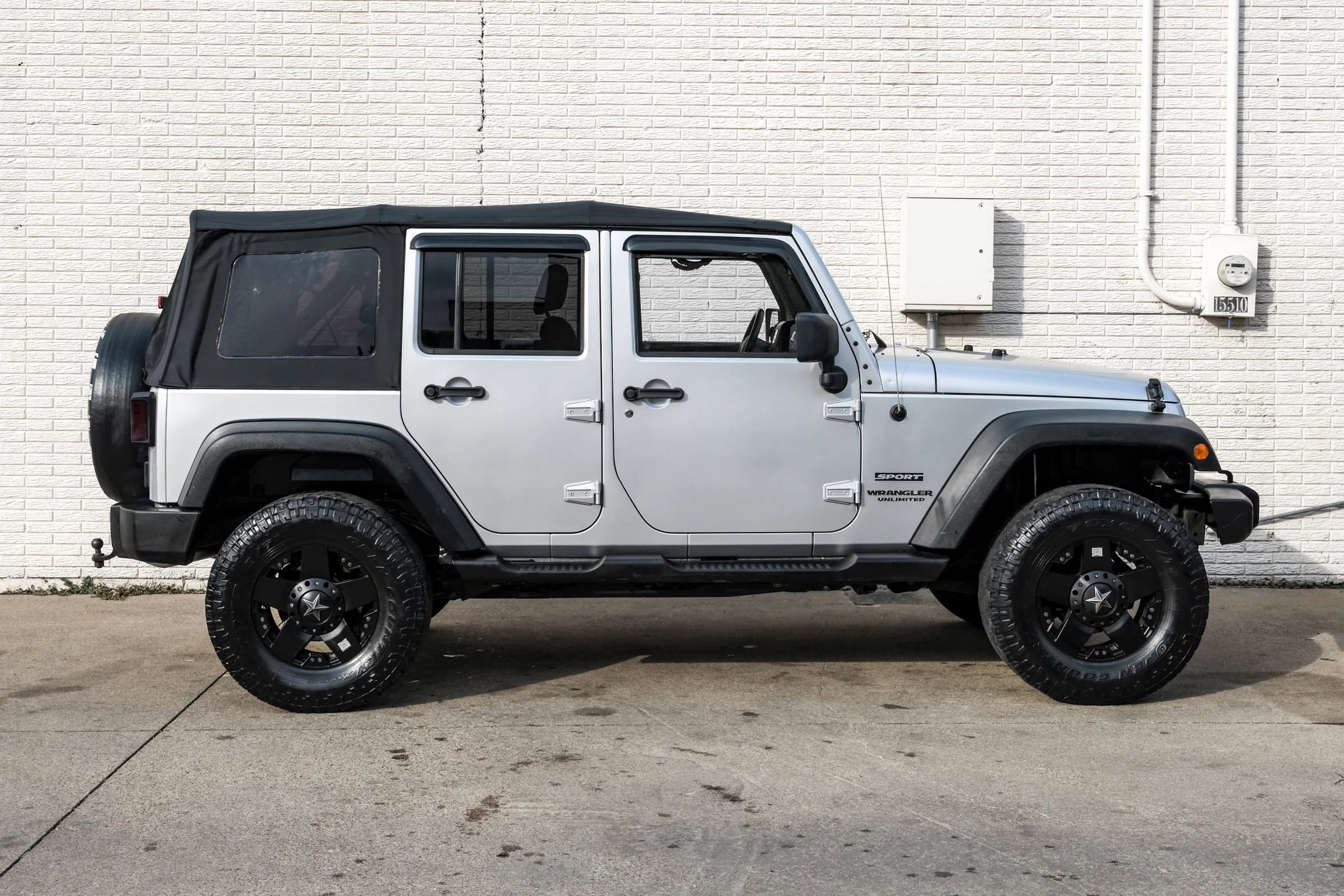 Used 2011 Jeep Wrangler Unlimited Sport image 6
