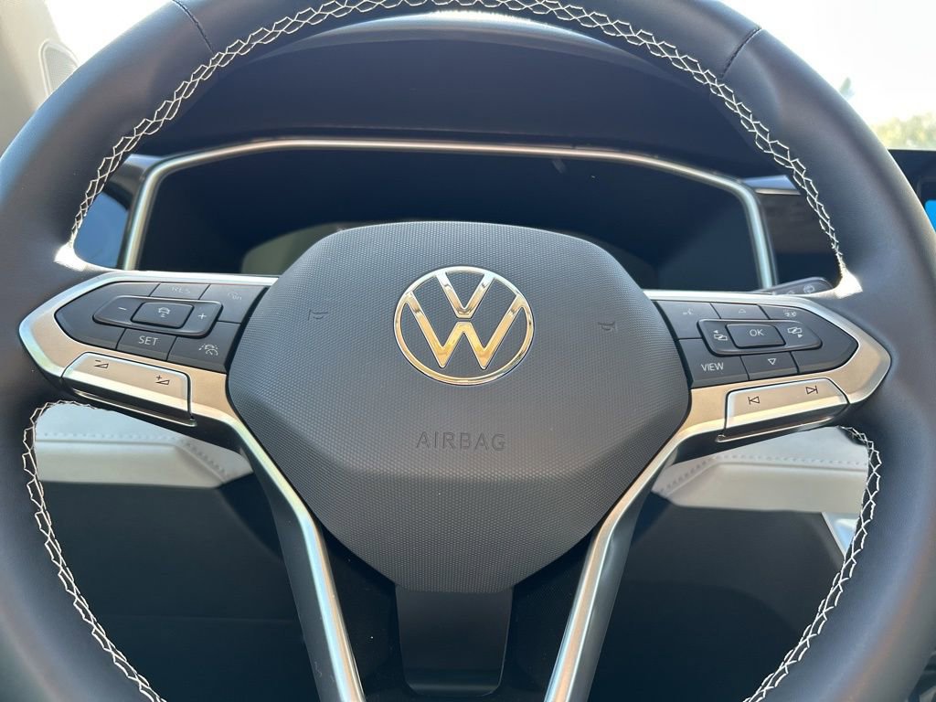 New 2026 Volkswagen Taos SE FWD image 23