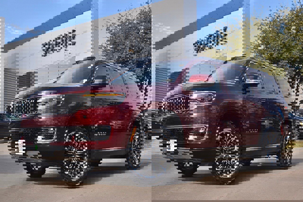 Used 2022 Jeep Wagoneer Series III w/ Premium Group I image 2