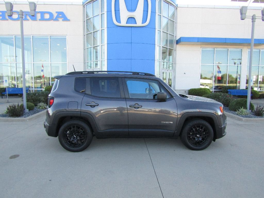 Used 2016 Jeep Renegade Sport w/ Power & Air Group image 4