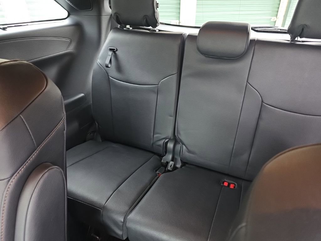 Certified 2025 Toyota Sienna Platinum image 15