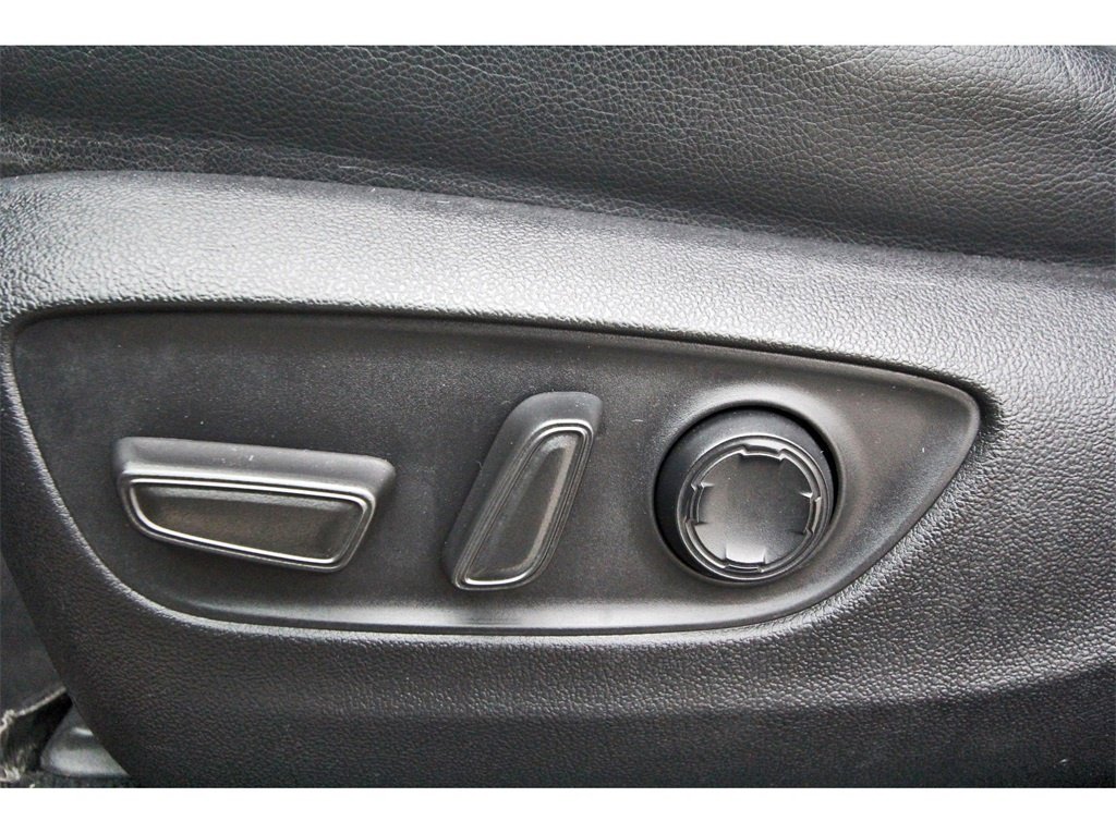 Used 2023 Toyota Sienna XSE image 25