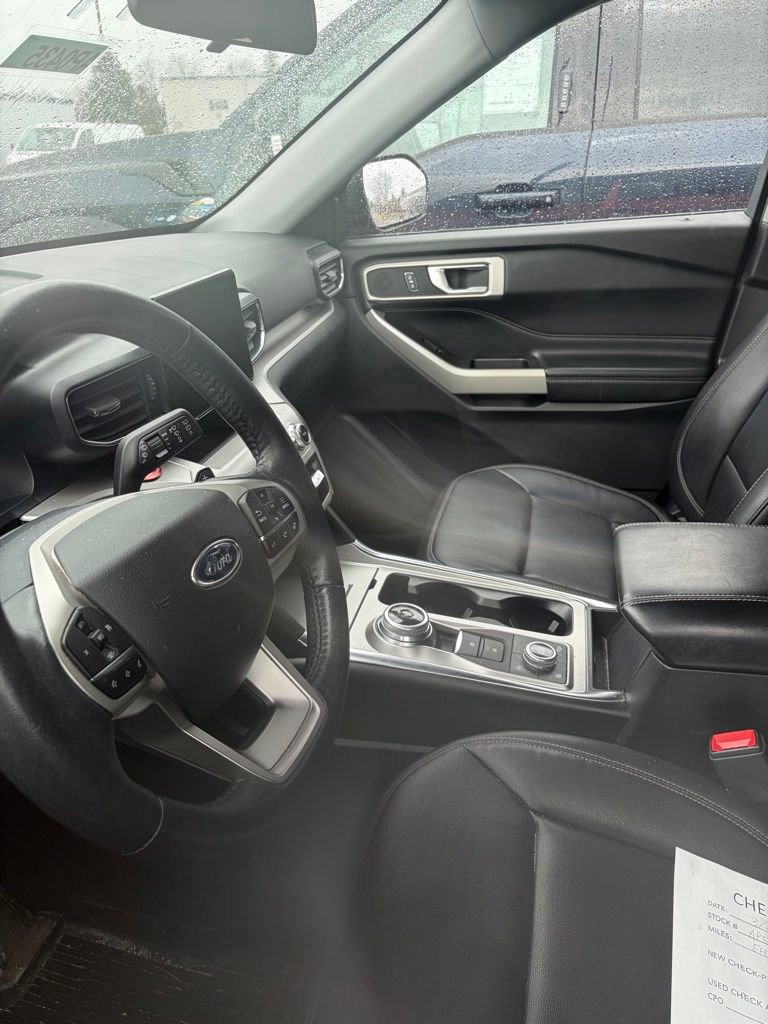Used 2020 Ford Explorer XLT w/ Equipment Group 202A image 7
