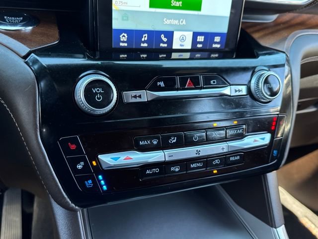 Used 2022 Ford Explorer King Ranch w/ Premium Technology Package image 14
