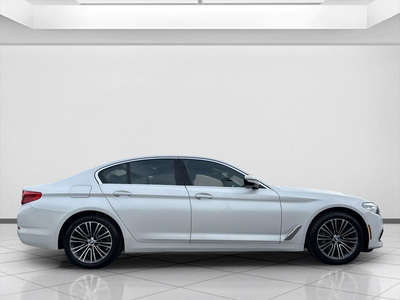 Used 2019 BMW 530i xDrive w/ Convenience Package image 10