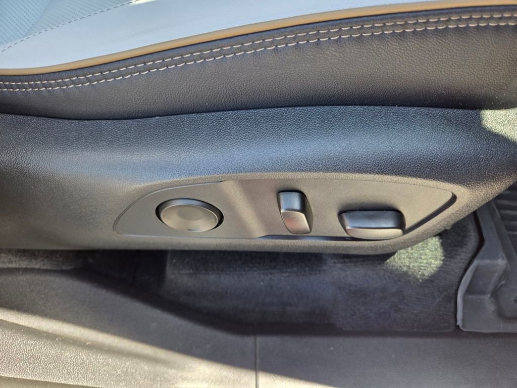 Certified 2025 Chevrolet Traverse High Country AWD/4WD image 18
