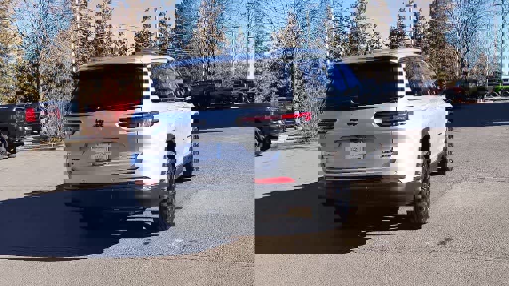 New 2025 Jeep Grand Cherokee L Limited w/ Luxury Tech Group II image 8