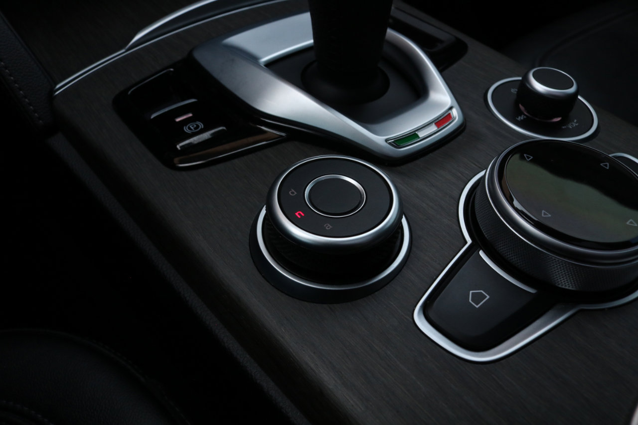 Used 2020 Alfa Romeo Stelvio Ti w/ Active Blind Spot Package image 34