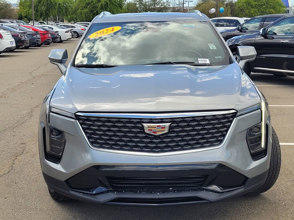 Used 2024 Cadillac XT4 Premium Luxury image 3