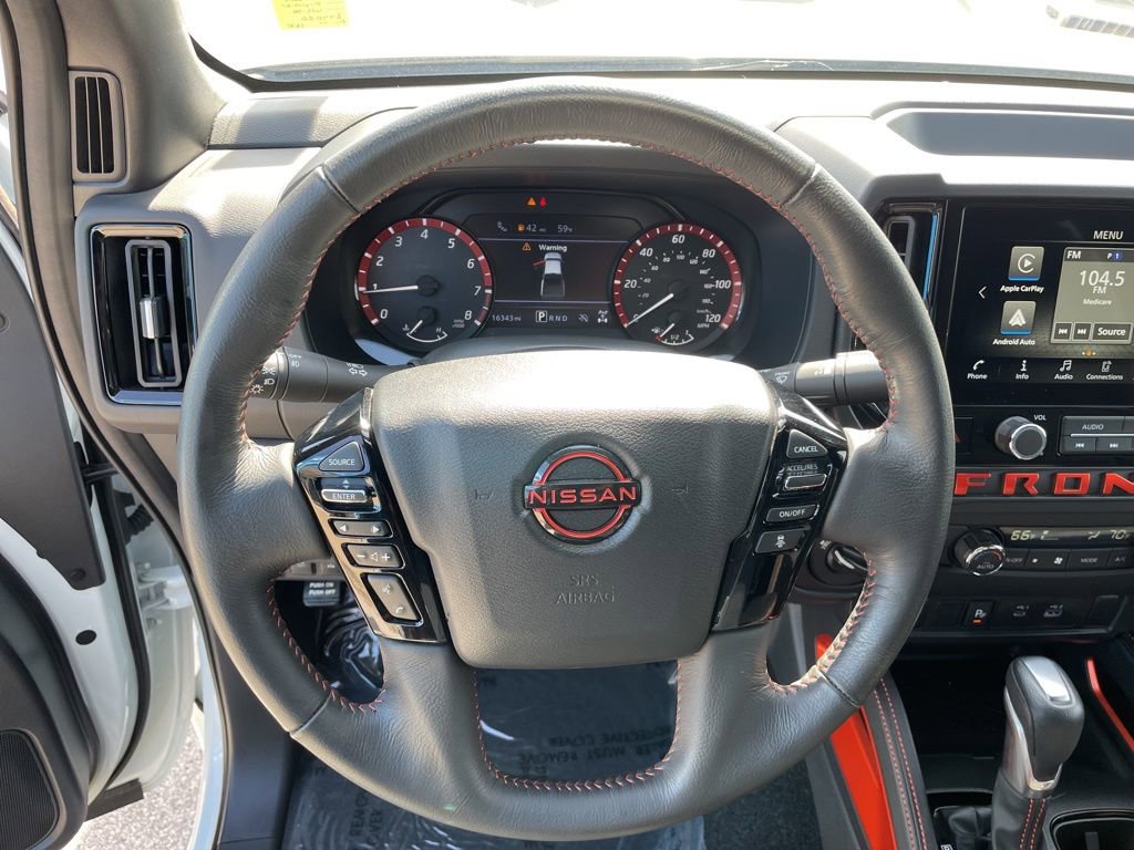 Used 2025 Nissan Frontier PRO-4X AWD/4WD image 12