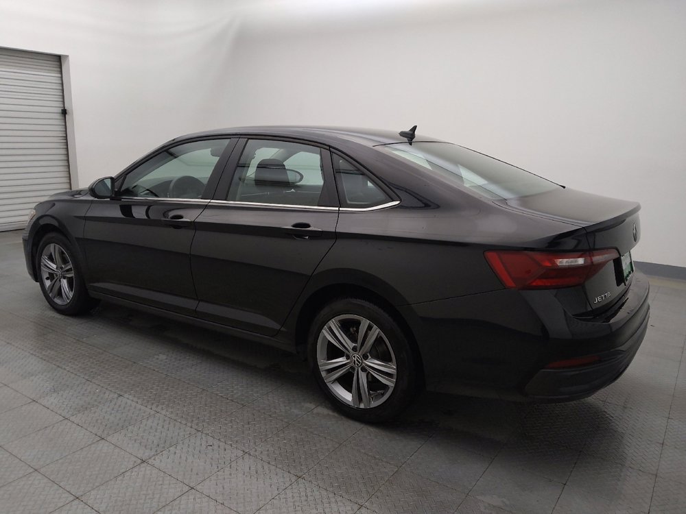 Used 2024 Volkswagen Jetta SE image 3