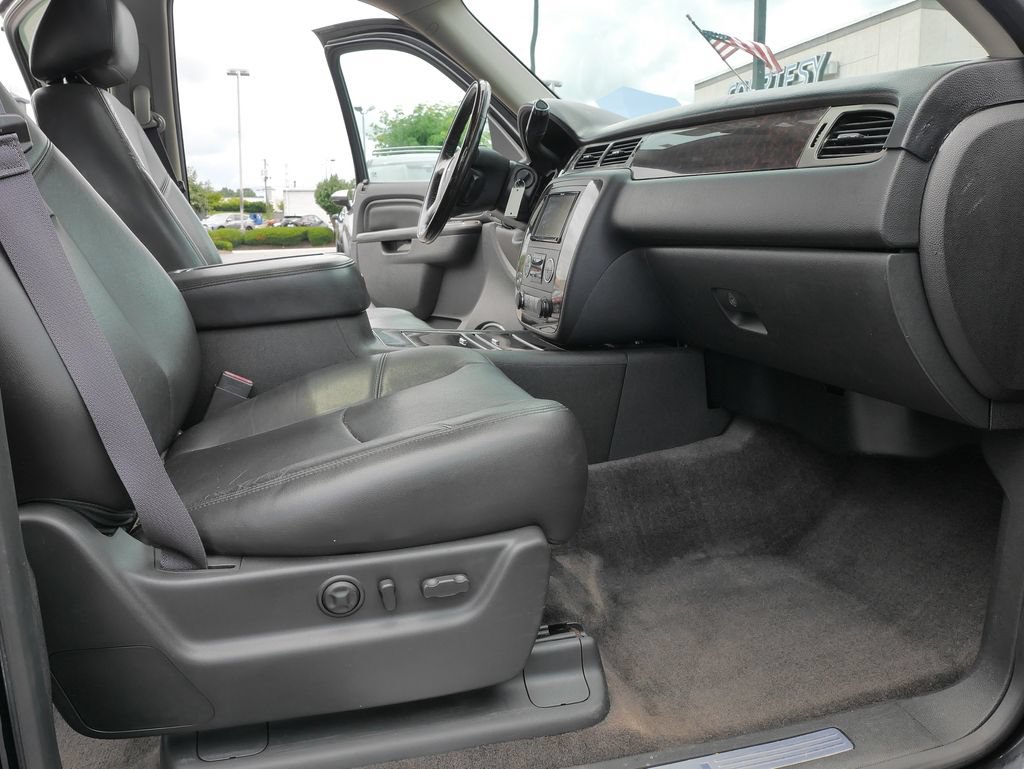 Used 2013 GMC Yukon XL Denali AWD/4WD image 12