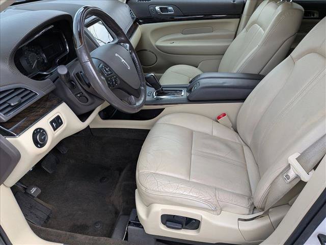 Used 2013 Lincoln MKT AWD image 17