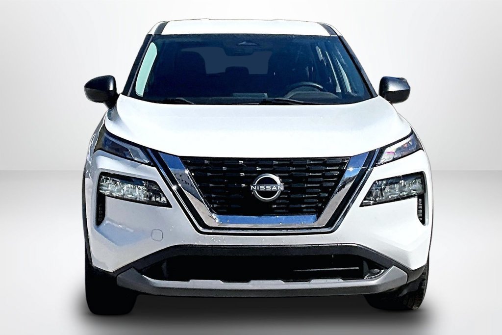 Used 2023 Nissan Rogue S FWD image 2