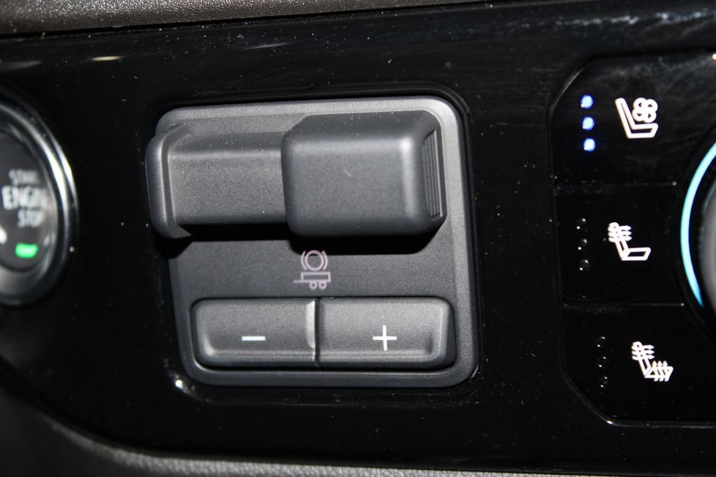 Used 2025 Chevrolet Silverado 1500 LTZ w/ LTZ Premium Package AWD/4WD image 43