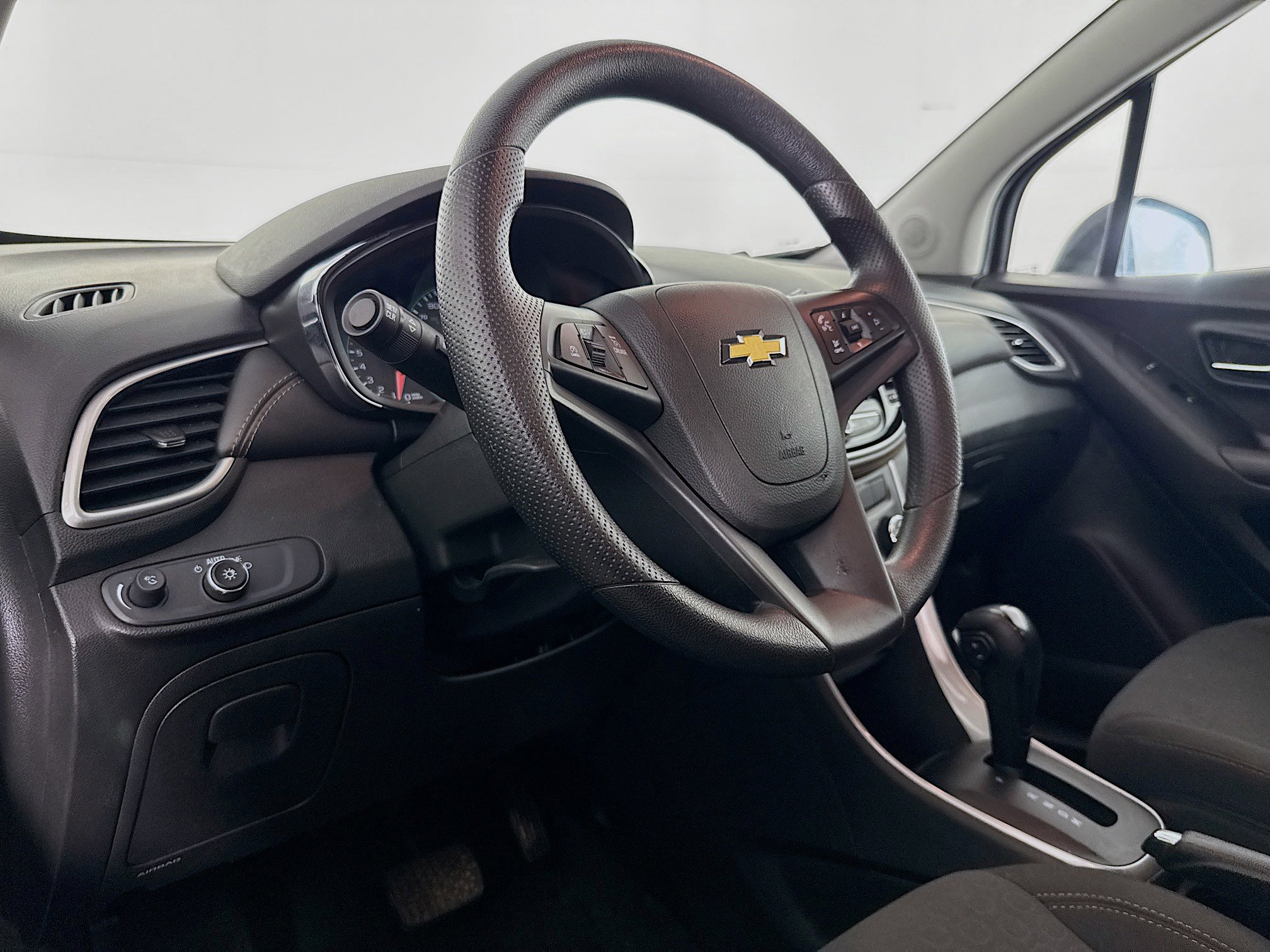 Used 2021 Chevrolet Trax LS w/ Tint and Cruise Package AWD/4WD image 21