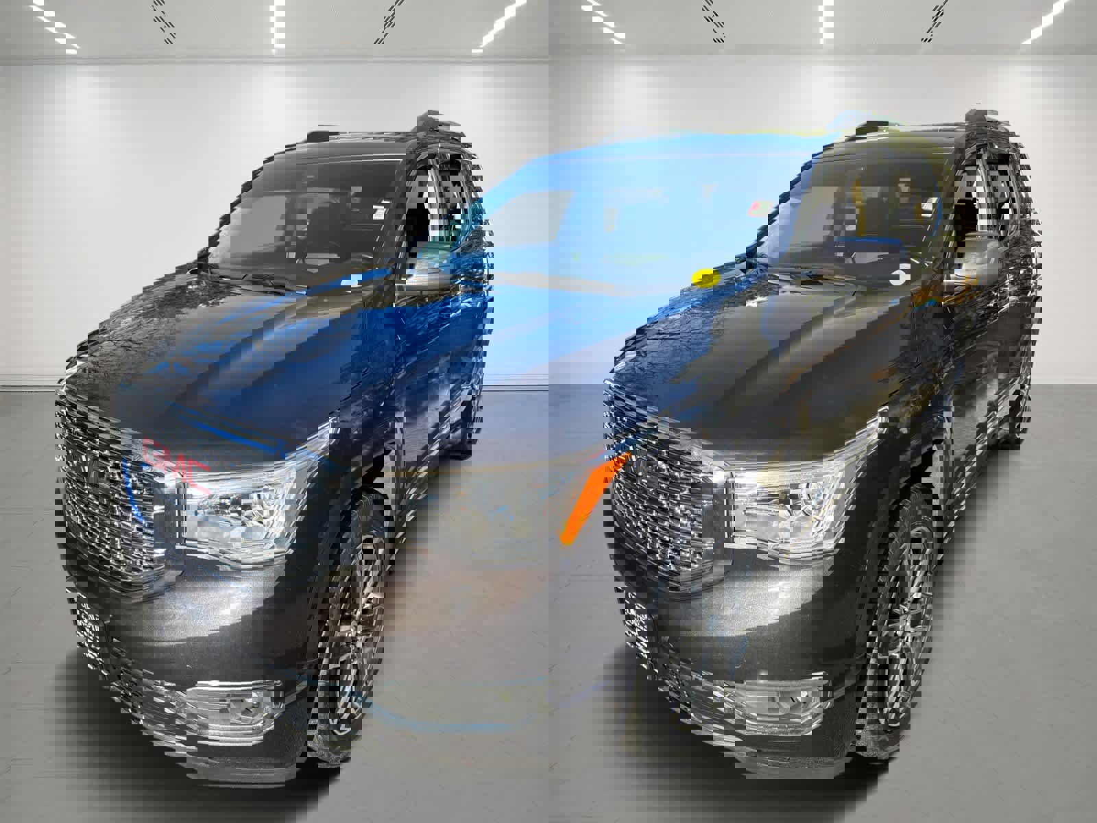 Used 2019 GMC Acadia Denali w/ Technology Package image 2