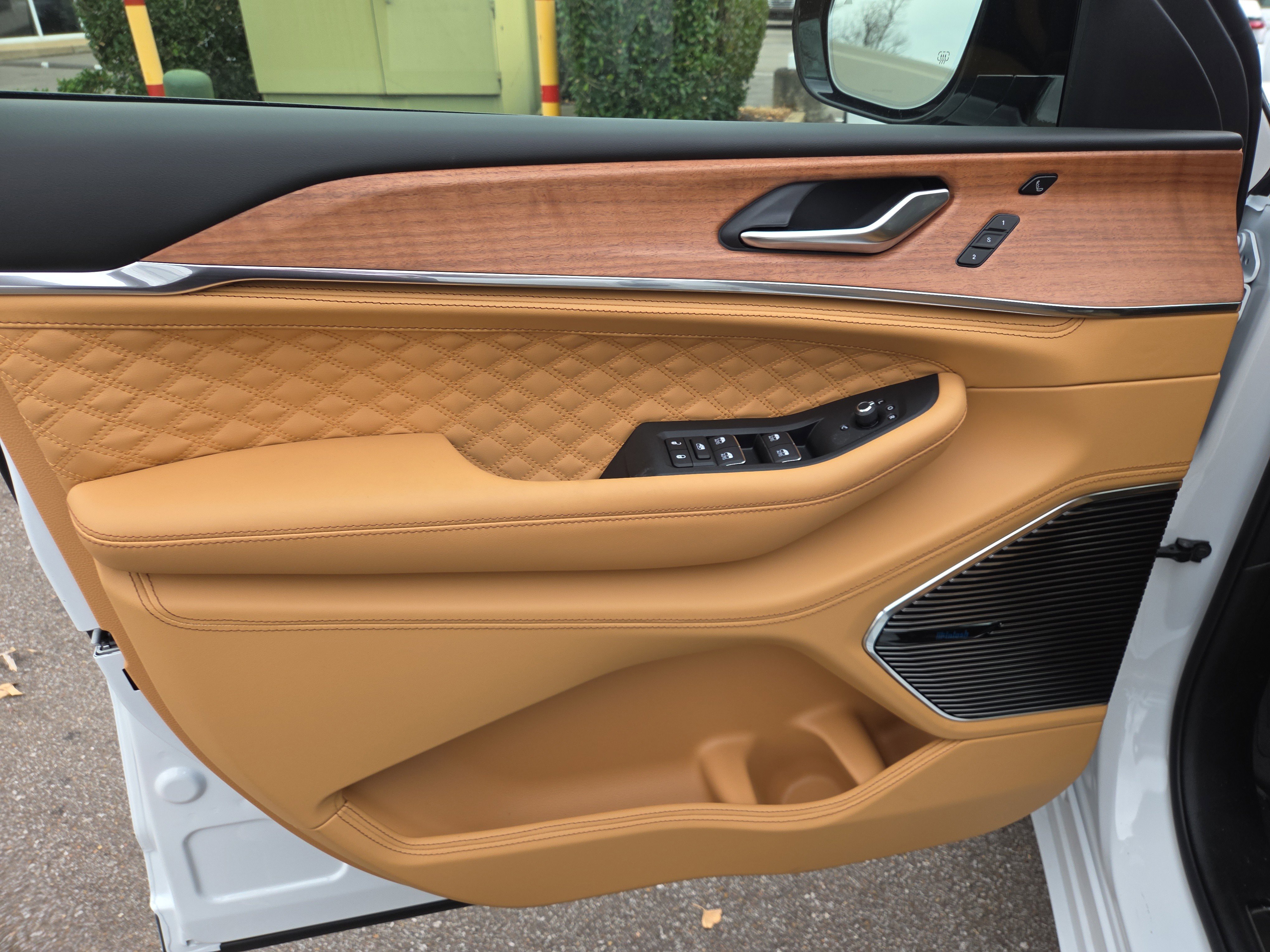 New 2025 Jeep Grand Cherokee Summit image 5