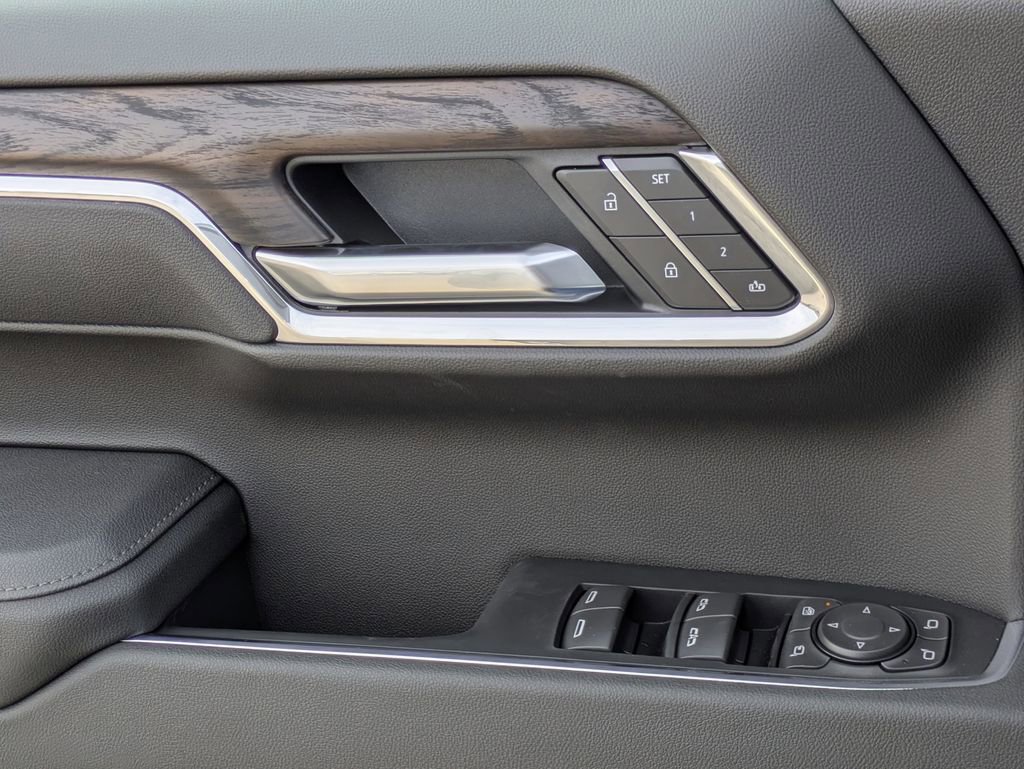 New 2026 GMC Sierra 1500 SLT image 22