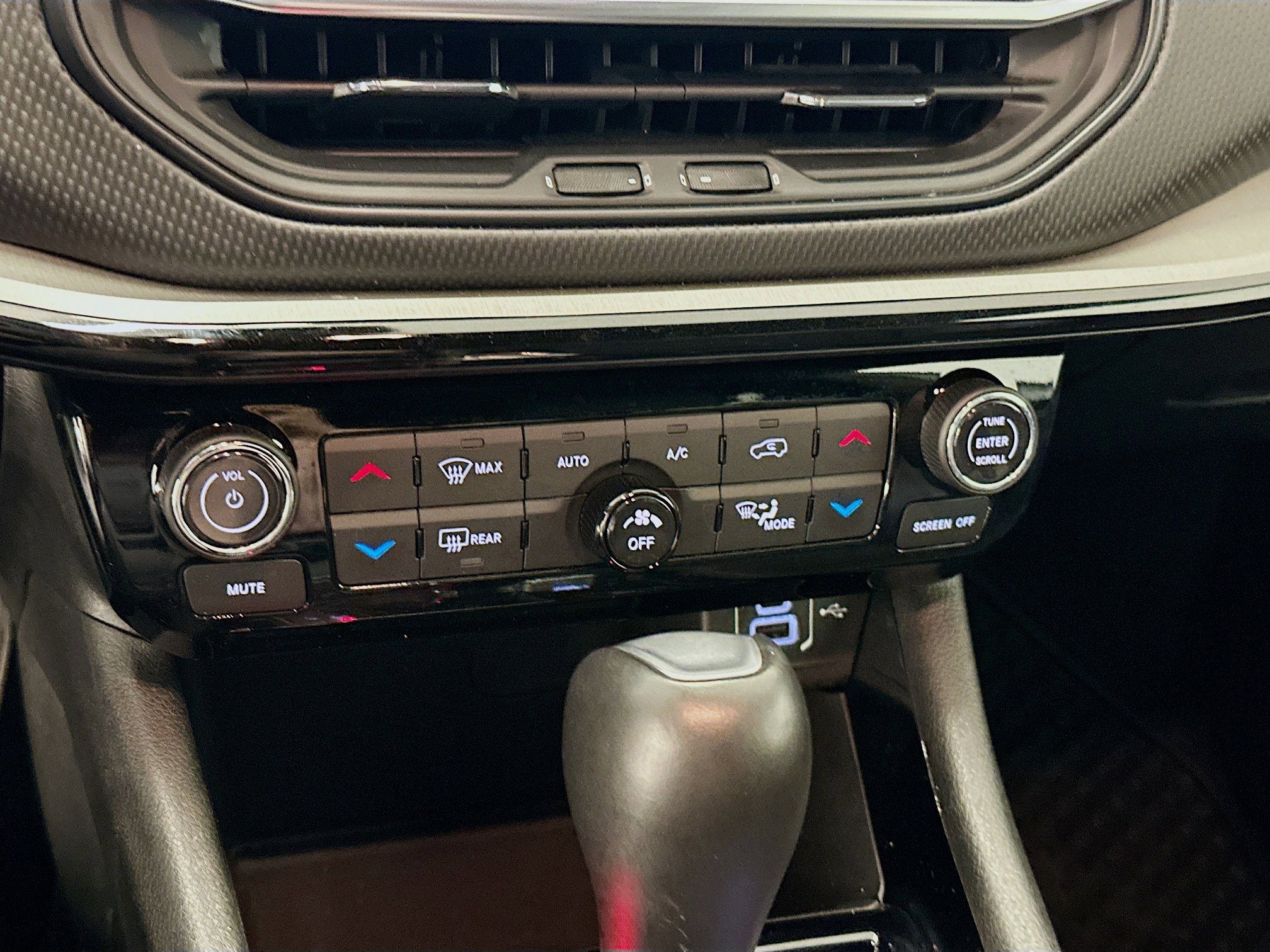 Used 2025 Jeep Compass Trailhawk AWD/4WD image 23