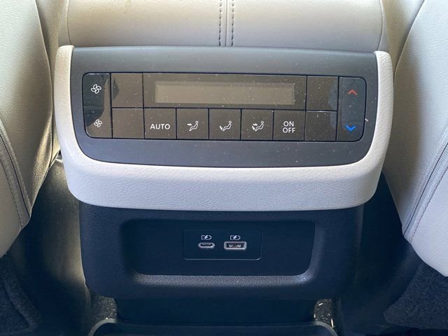 Used 2025 Nissan Pathfinder SL AWD/4WD image 13