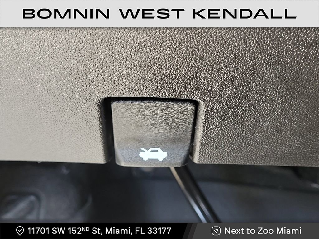 Used 2024 Chevrolet Silverado 1500 High Country w/ High Country Premium Package image 26