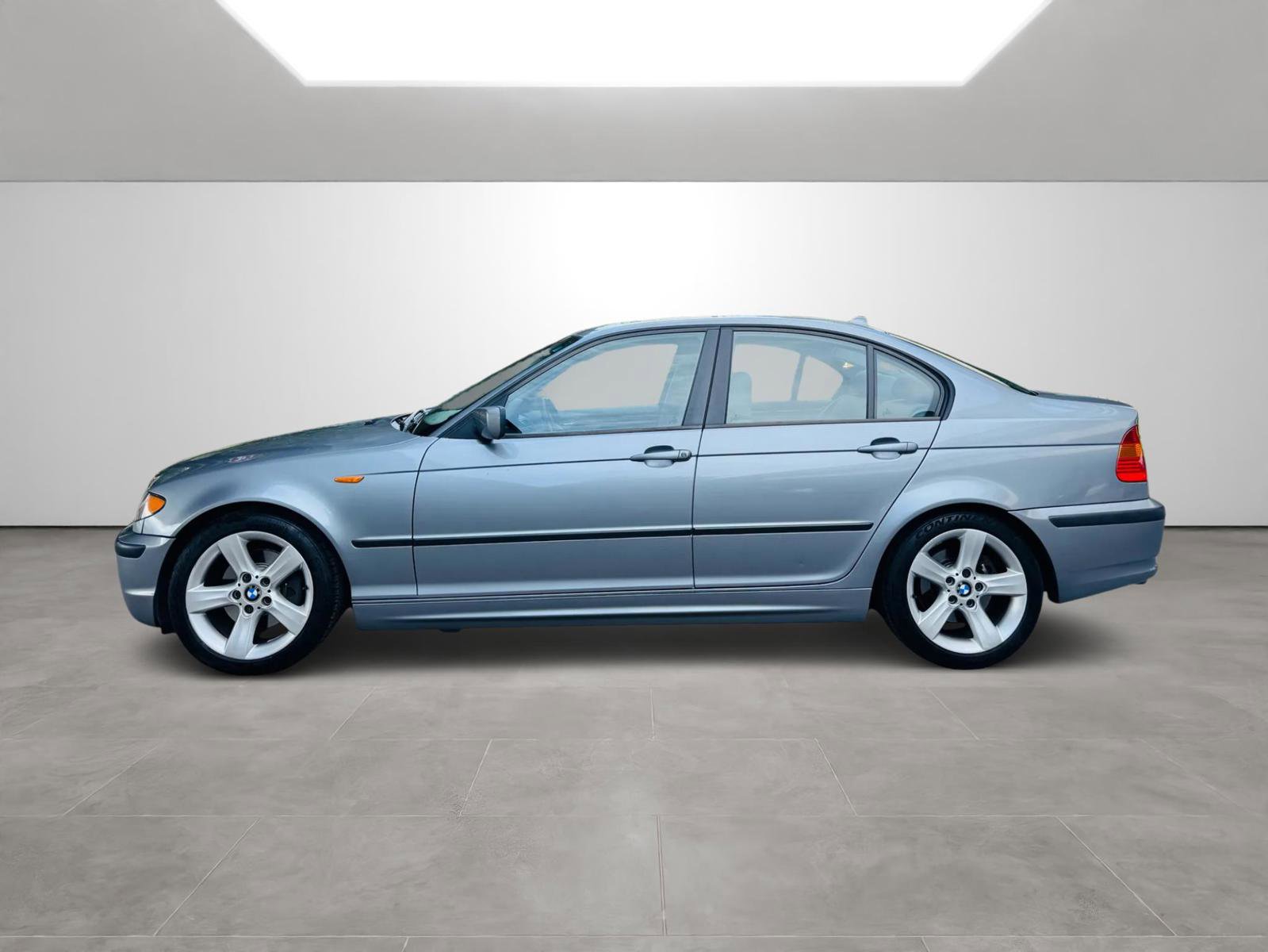 Used 2005 BMW 325i Sedan RWD image 2
