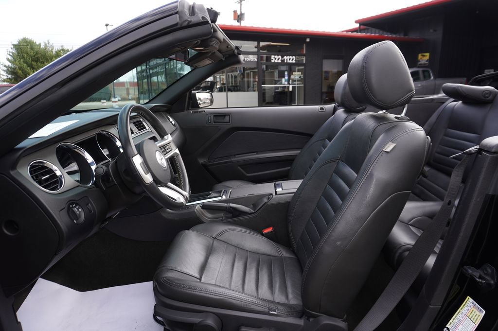 Used 2013 Ford Mustang GT image 23