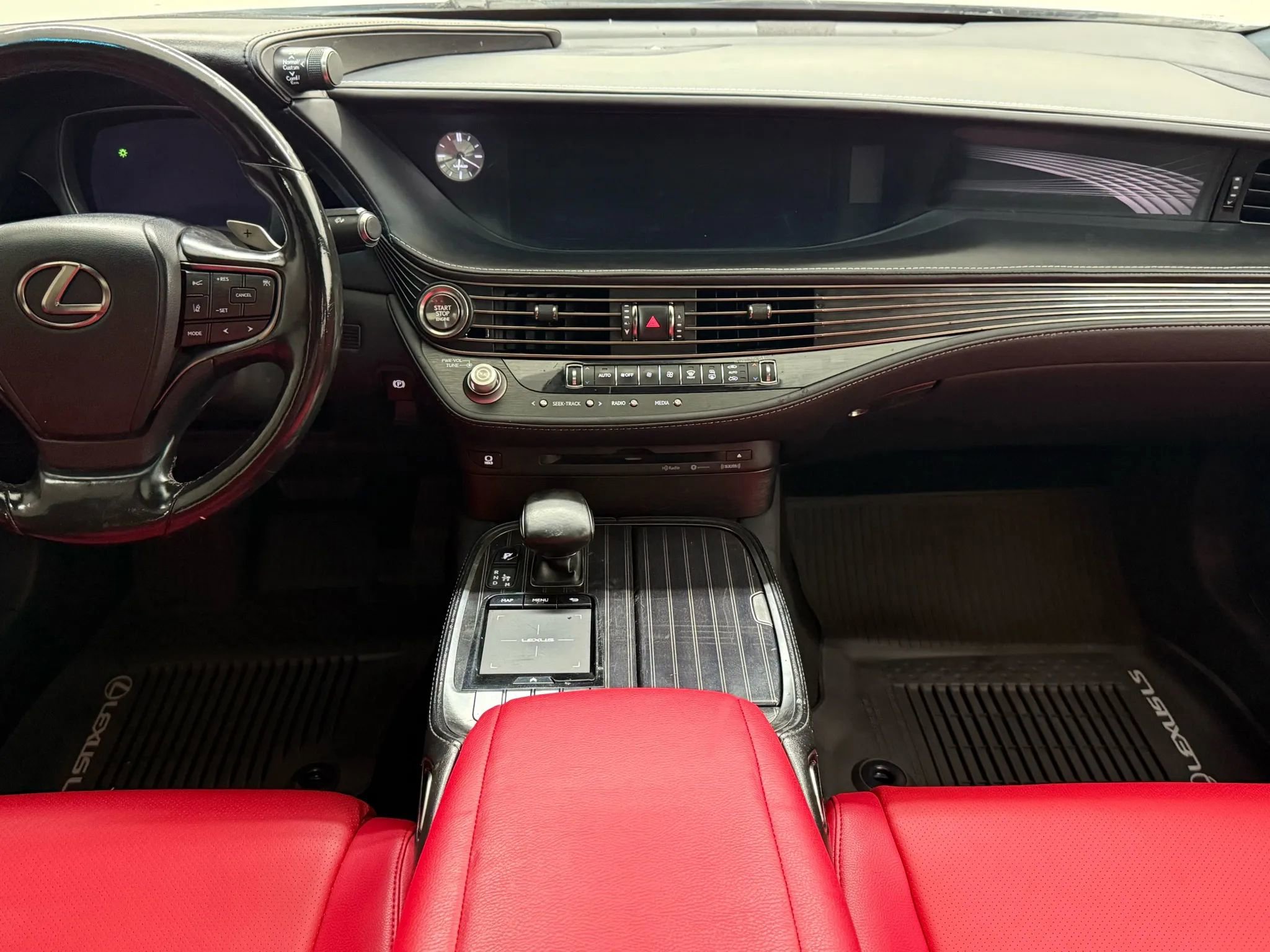 Used 2018 Lexus LS 500 w/ Accessory Package (Z2) image 27