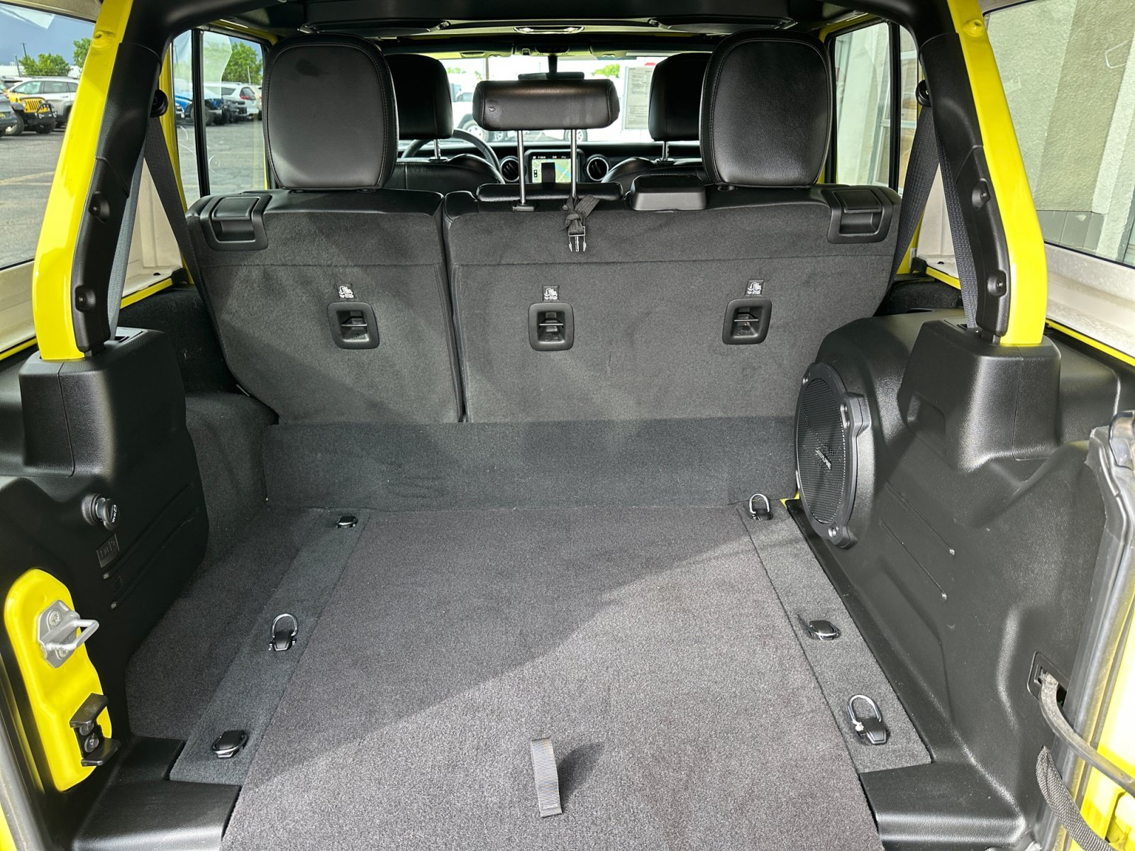 Used 2023 Jeep Wrangler Unlimited Sahara AWD/4WD image 25