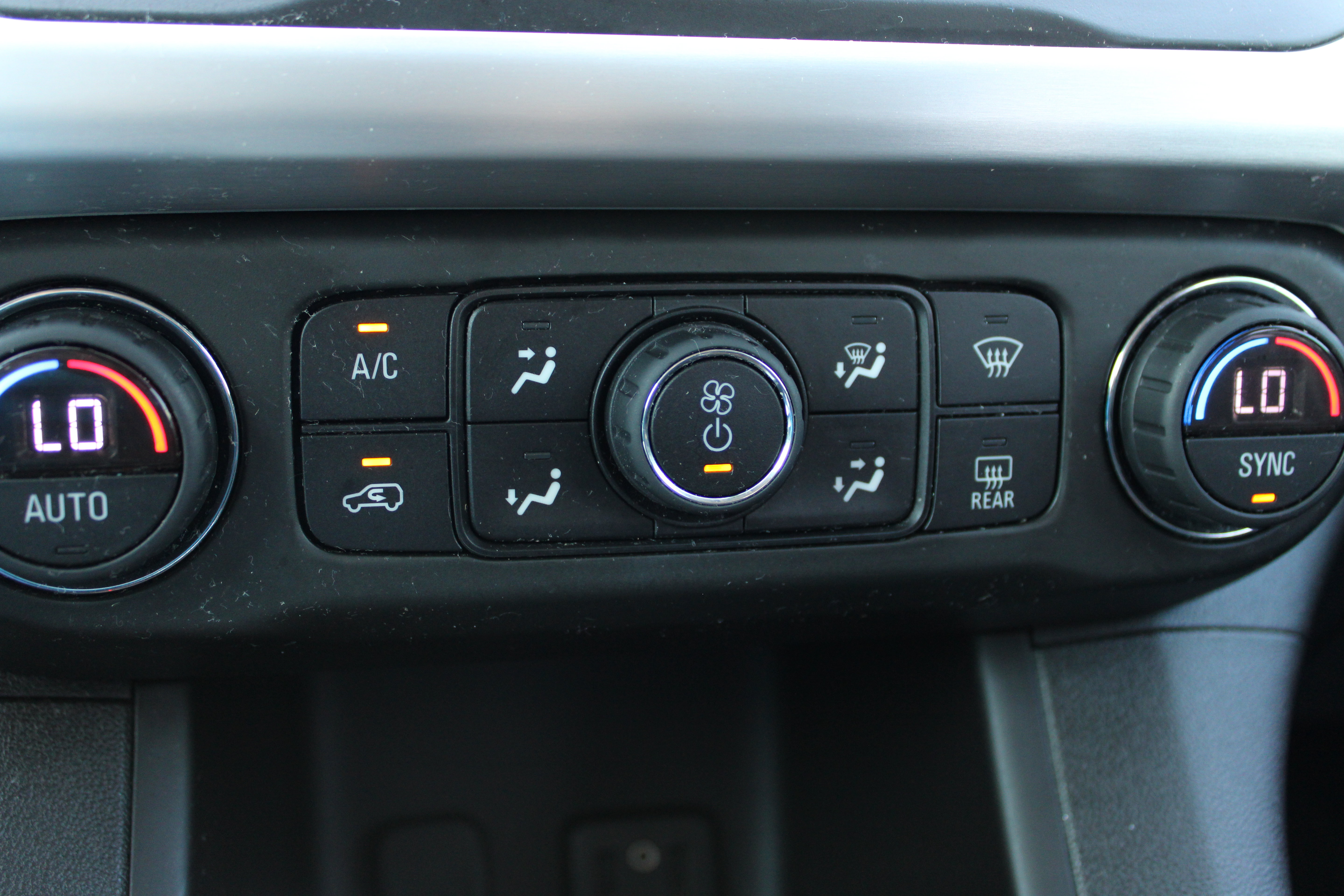 Used 2019 GMC Acadia SLE FWD image 23