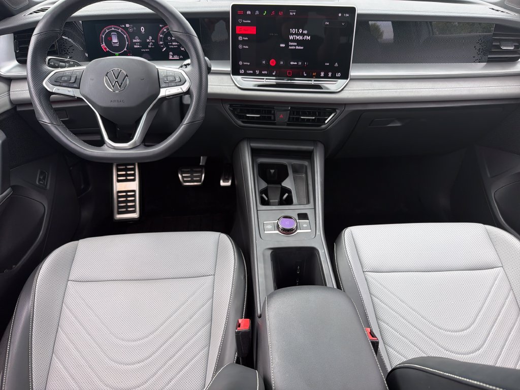 Certified 2026 Volkswagen Tiguan SE R-Line AWD/4WD image 19