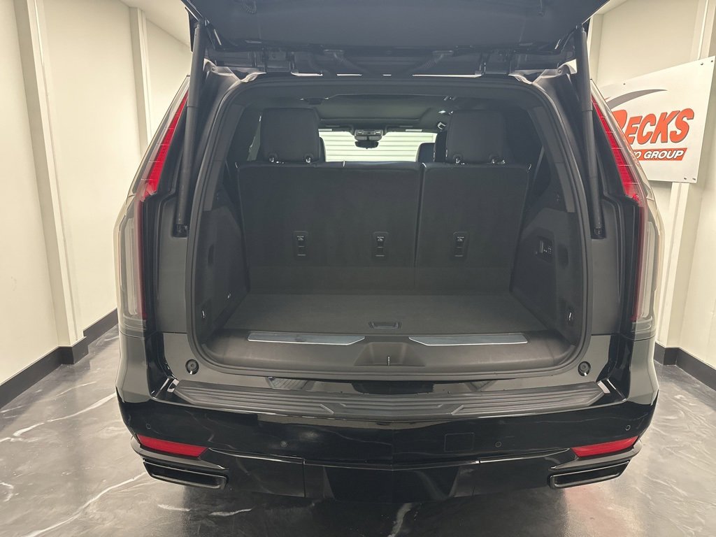 Used 2021 Cadillac Escalade Sport w/ LPO, Illumination Package image 31