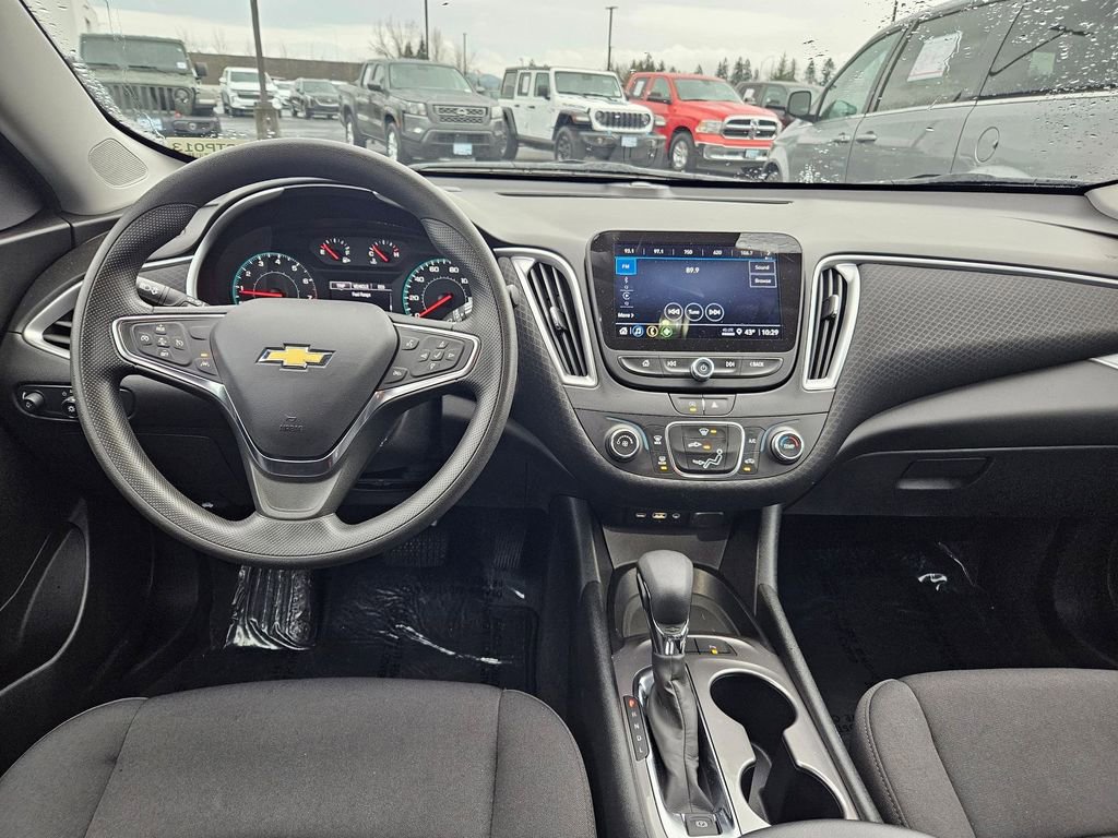 Certified 2025 Chevrolet Malibu LS image 25
