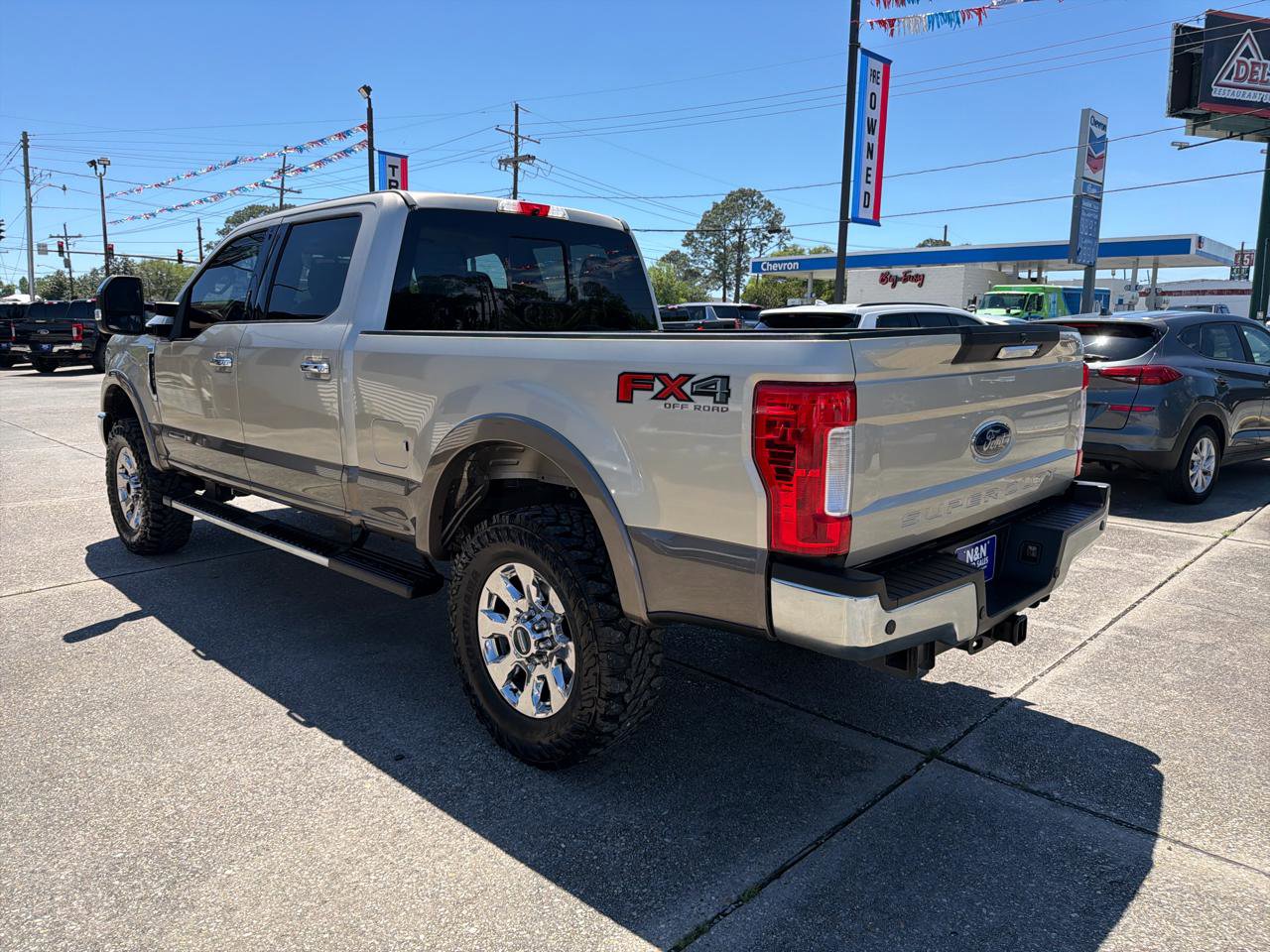Used 2018 Ford F250 Lariat w/ Chrome Package image 6