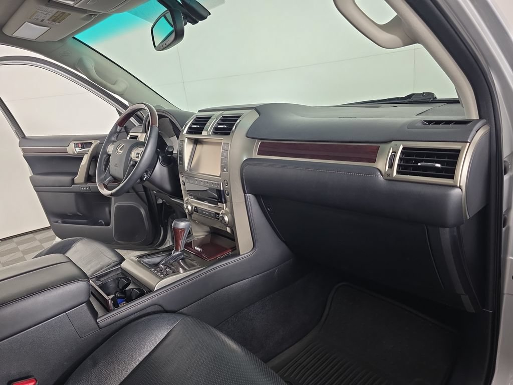 Used 2015 Lexus GX 460 w/ Premium Package AWD/4WD image 31