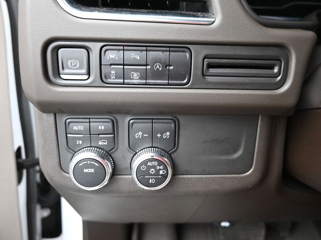 Used 2023 GMC Yukon XL SLT w/ SLT Luxury Package AWD/4WD image 24