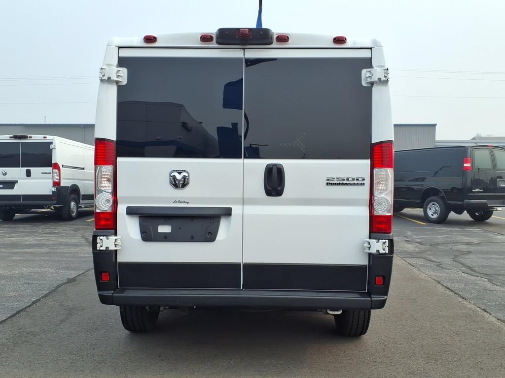 Used 2025 RAM ProMaster 2500 w/ U-Haul Equipment Group FWD image 10